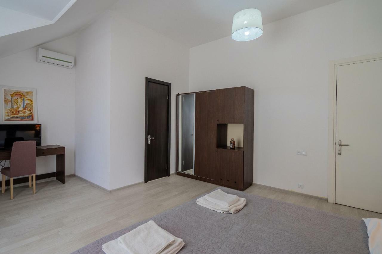 Vera View Hotel Тбилиси Екстериор снимка